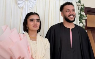 الصورة: بحفل خاص أقيم في دبي.. الفنان المصري ويجز يفاجئ الجمهور بإعلان زواجه