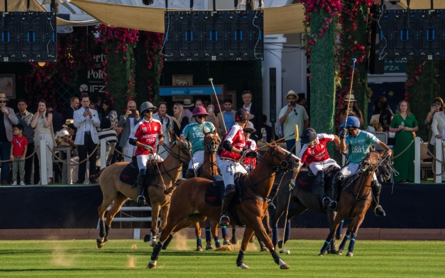 الصورة: فريقا &laquo;الإمارات&raquo; و&laquo;الحبتور&raquo; يتقاسمان صدارة كأس دبي الفضية للبولو