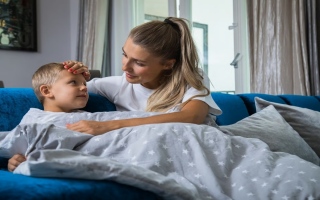 الصورة: مصاب بالإنفلونزا في المنزل.. كيف تمنع انتشار العدوى بين بقية العائلة؟