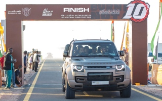 الصورة: محمد بن راشد يشهد جانباً من سباق &laquo;ديوان سموّ حاكم دبي&raquo; للدرّاجات الهوائية