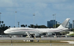 الصورة: البيت الأبيض: عودة طائرة ترامب بسبب "مشكلة كهربائية بسيطة"