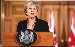 الصورة: تيريزا ماي ترفض إعطاء ترامب رقم هاتفها الشخصي