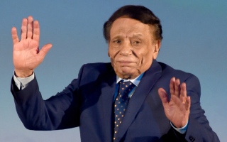 الصورة: أشرف زكي: عادل إمام بخير وما يُتداول عن تعرضه لأزمة صحية شائعات