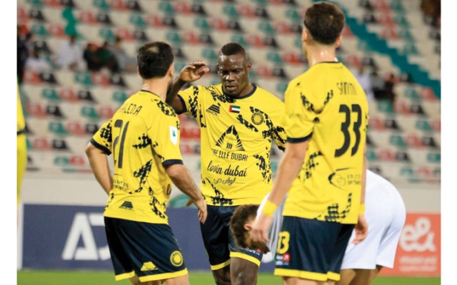 الصورة: &laquo;بطل شتاء الهواة&raquo; بين يونايتد والفجيرة.. وإطلالة أولى للإيطالي بالوتيلي