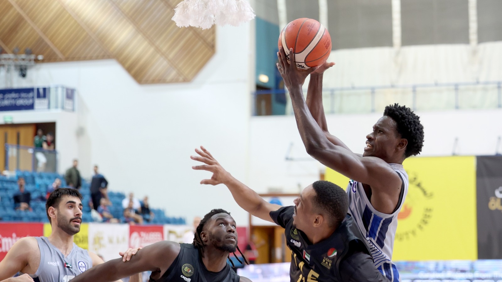 منتخب الإمارات يهزم النصر.. وينفرد بصدارة "سلة دبي"