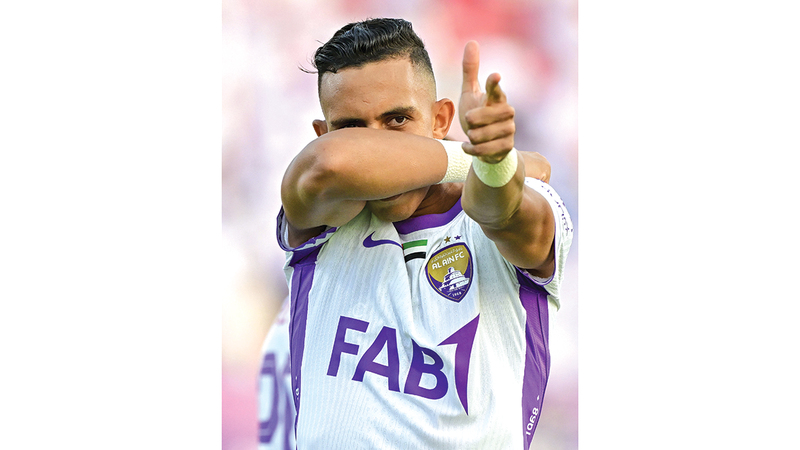 لاعب العين سفيان رحيمي. تصوير: باتريك كاستيلو