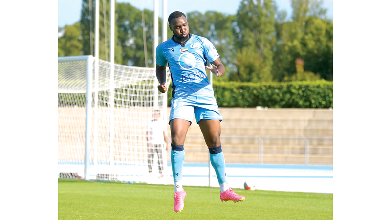 لاعب بني ياس يوسف نيكيتيه. من المصدر