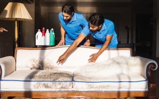 الصورة: 10 آلاف درهم غرامة لشركة تنظيف أثاث بعد فشلها في إزالة &laquo;بقعة أريكة&raquo;&nbsp; &nbsp; &nbsp; &nbsp; &nbsp; &nbsp; &nbsp;