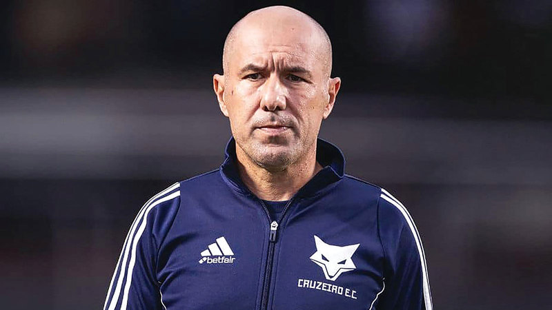 ليوناردو جارديم علاقته انتهت مع الوحدة.  من المصدر