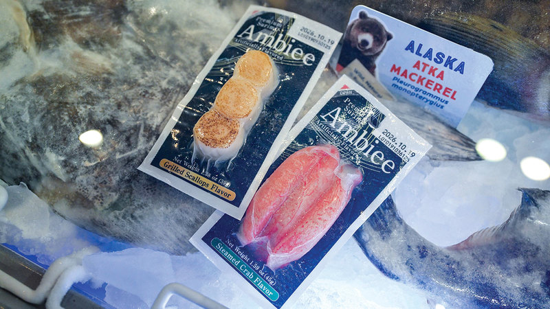 شركات عرضت عجينة أسماك فاخرة.  تصوير: أشوك فيرما