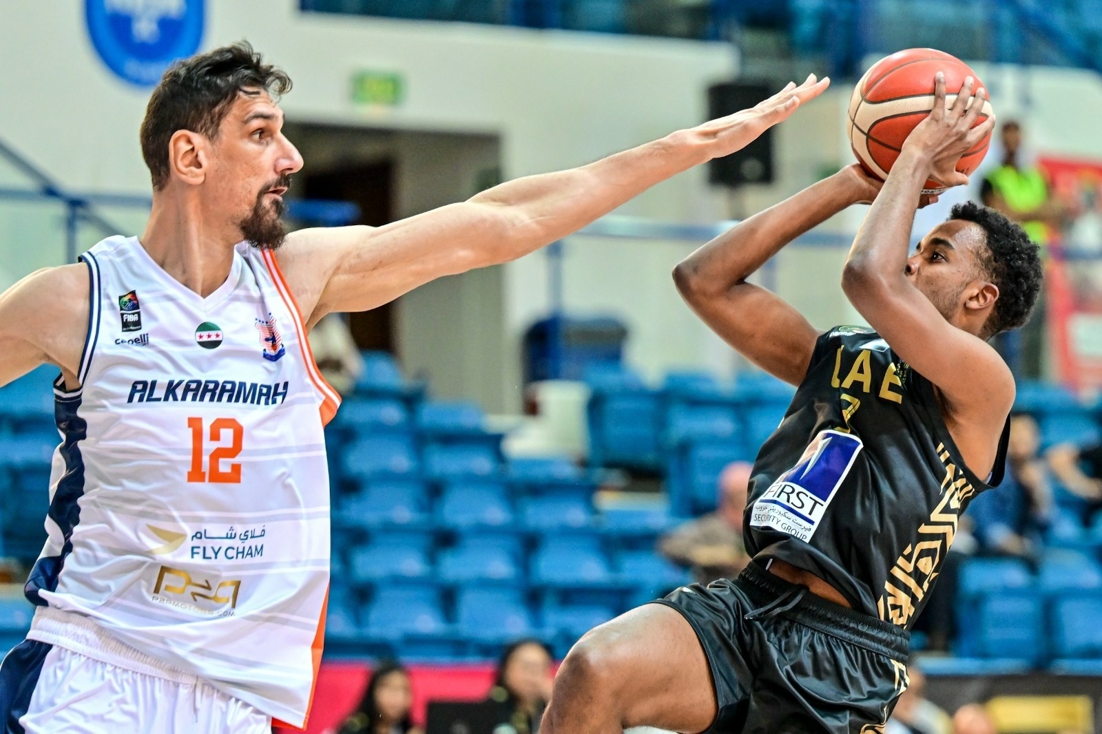 منتخب الإمارات يهزم الكرامة السوري.. ويتأهل إلى نصف نهائي "سلة دبي"