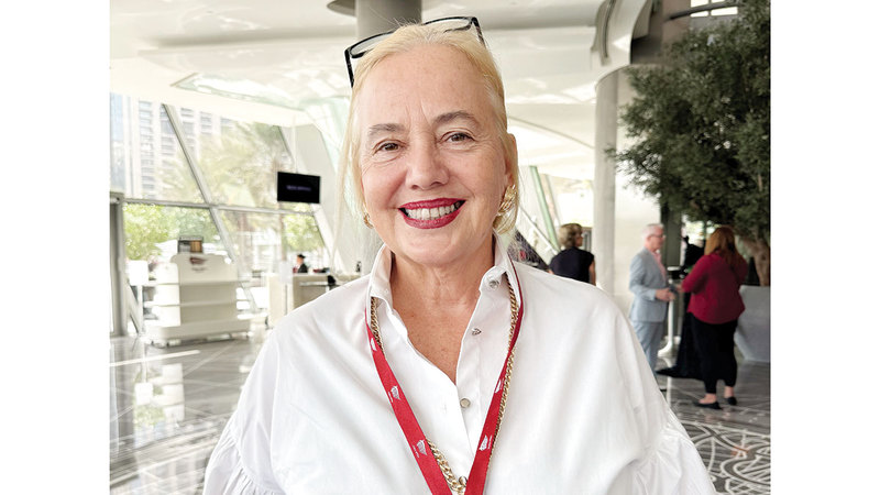 ليز كوبس:  بعد مرور 23 عاماً، بات لدينا تطور كبير في التكنولوجيا، ولهذا قمنا بتحديث شامل للعرض، ومنها الأزياء والإضاءة.