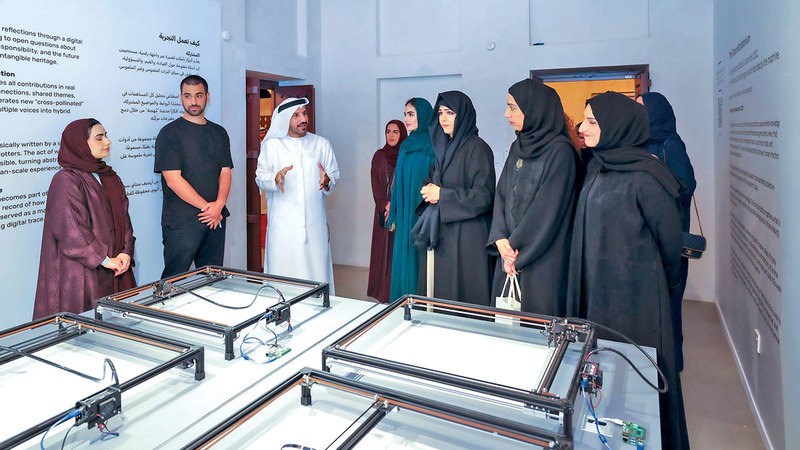 لطيفة بنت محمد التقت عدداً من الفنانين والمبدعين المشاركين في &laquo;سكّة&raquo;. وام