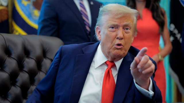 ترامب: أرسلنا عدداً أكبر من السفن إلى إيران بهدف التوصل إلى صفقة مع تحديد مهلة لطهران