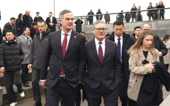 الصورة: زيارة رئيس وزراء بريطانيا للصين.. خطوة أولى لإنعاش العلاقات مع بكين