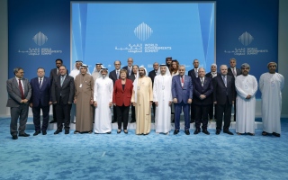 الصورة: محمد بن راشد يلتقي وزراء المالية العرب المشاركين في منتدى المالية العامة للدول العربية بنسخته العاشرة