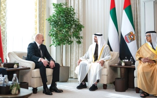 الصورة: رئيس الدولة ورئيس أذربيجان يبحثان علاقات التعاون بين البلدين