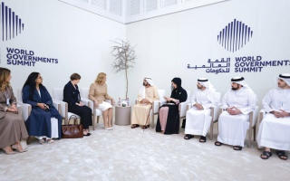 الصورة: محمد بن راشد يلتقي رئيسة وزراء لاتفيا