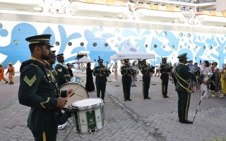 الصورة: استقبال مميز من شرطة دبي لـ 5400 سائح