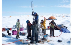 الصورة: تهديدات ترامب بشأن غرينلاند تعرض أبحاث تغيّر المناخ الحيوية للخطر