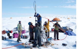 الصورة: تهديدات ترامب بشأن غرينلاند تعرض أبحاث تغيّر المناخ الحيوية للخطر