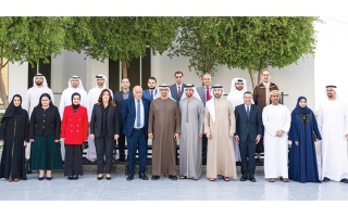 الصورة: رئيس الدولة: رؤية الإمارات تضع تمكين الشباب على قمة أولوياتها