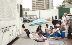 الصورة: أمام سجون كاراكاس.. عائلات فنزويلية تبحث عن مفقودين &laquo;اختفوا قسراً&raquo;