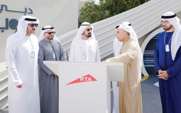 الصورة: محمد بن راشد يطّلع على مشروعَي &laquo;دبي لوب&raquo; و&laquo;جلايدوايز&raquo;