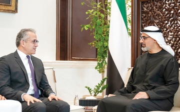 الصورة: خالد بن محمد ومدير &laquo;اليونسكو&raquo; يبحثان تعزيز التعاون