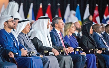 الصورة: رئيس الدولة: بفضل رؤية أخي محمد بن راشد أصبحت &laquo;قمة الحكومات&raquo; ملتقى دولياً للأفكار المبتكرة