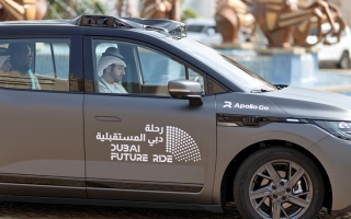 الصورة: حمدان بن محمد يدشن التشغيل الرسمي لمركبات الأجرة ذاتية القيادة في دبي