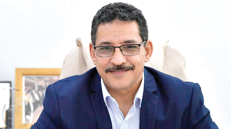 خالد عبدالحميد: القرار يسهم في إعداد الطلبة لفهم المصطلحات باللغة التي سيواصلون دراستهم بها.