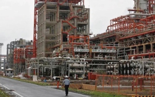 الصورة: شركات التكرير الهندية تتجنب النفط الروسي لإبرام اتفاق مع أميركا