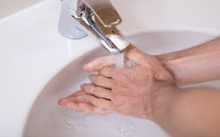 الصورة: علامات حاسمة على الإصابة بالوسواس القهري.. الأمر أكبر من مجرد التأكد من غلق الباب مراراً