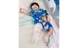 الصورة: متبرع يتكفل بعلاج الطفل &laquo;شاهين&raquo;