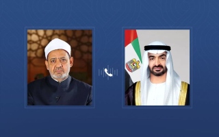 الصورة: رئيس الدولة يتلقى اتصالاً هاتفياً من شيخ الأزهر