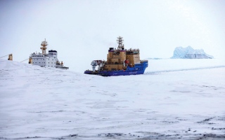 الصورة: الملاحة في القطب الشمالي.. سباق جيوسياسي على حساب البيئة