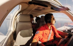 الصورة: منظمة غير حكومية تبحث من الجو عن قوارب مهاجرين في خطر