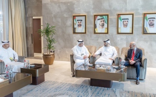 الصورة: منصور بن محمد: دبي تواصل تطوير قطاعها الصحي برؤية ترتكز على الابتكار والاستدامة