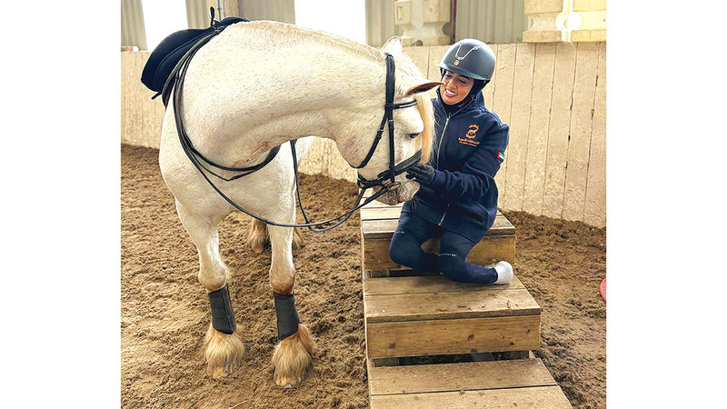 فاطمة البلوشي دعت أصحاب الهمم إلى العمل والتحدي وتحقيق الأحلام. الإمارات اليوم