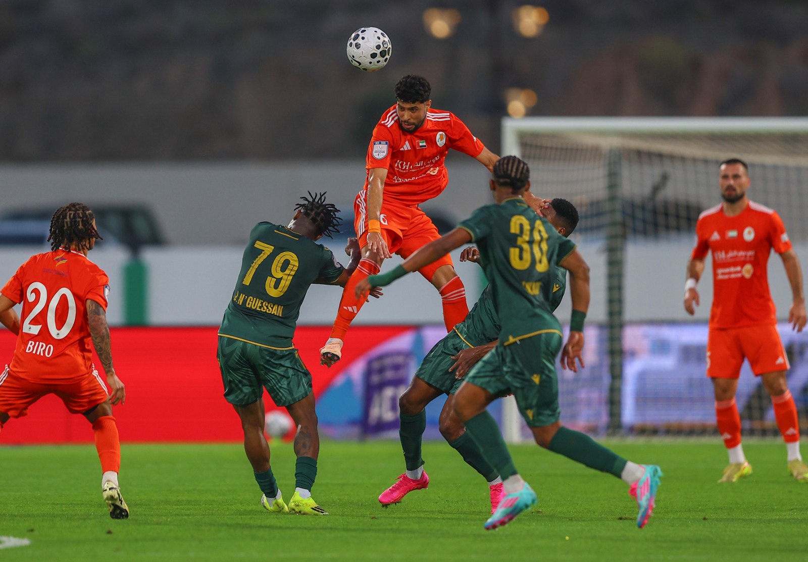 عجمان يكتسح خورفكان بخماسية.. ويصعد إلى المركز السابع