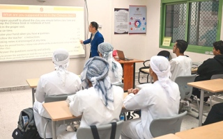 الصورة: &laquo;التربية&raquo;: مكانة المعلم.. مسؤولية مشتركة تبدأ من الأسرة