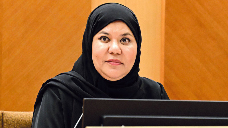 الأم العاملة كادر مهم في مسيرة تنمية الدولة، ما يتطلب استمرار دورها، سواء في مقر عملها أو عن بُعد.