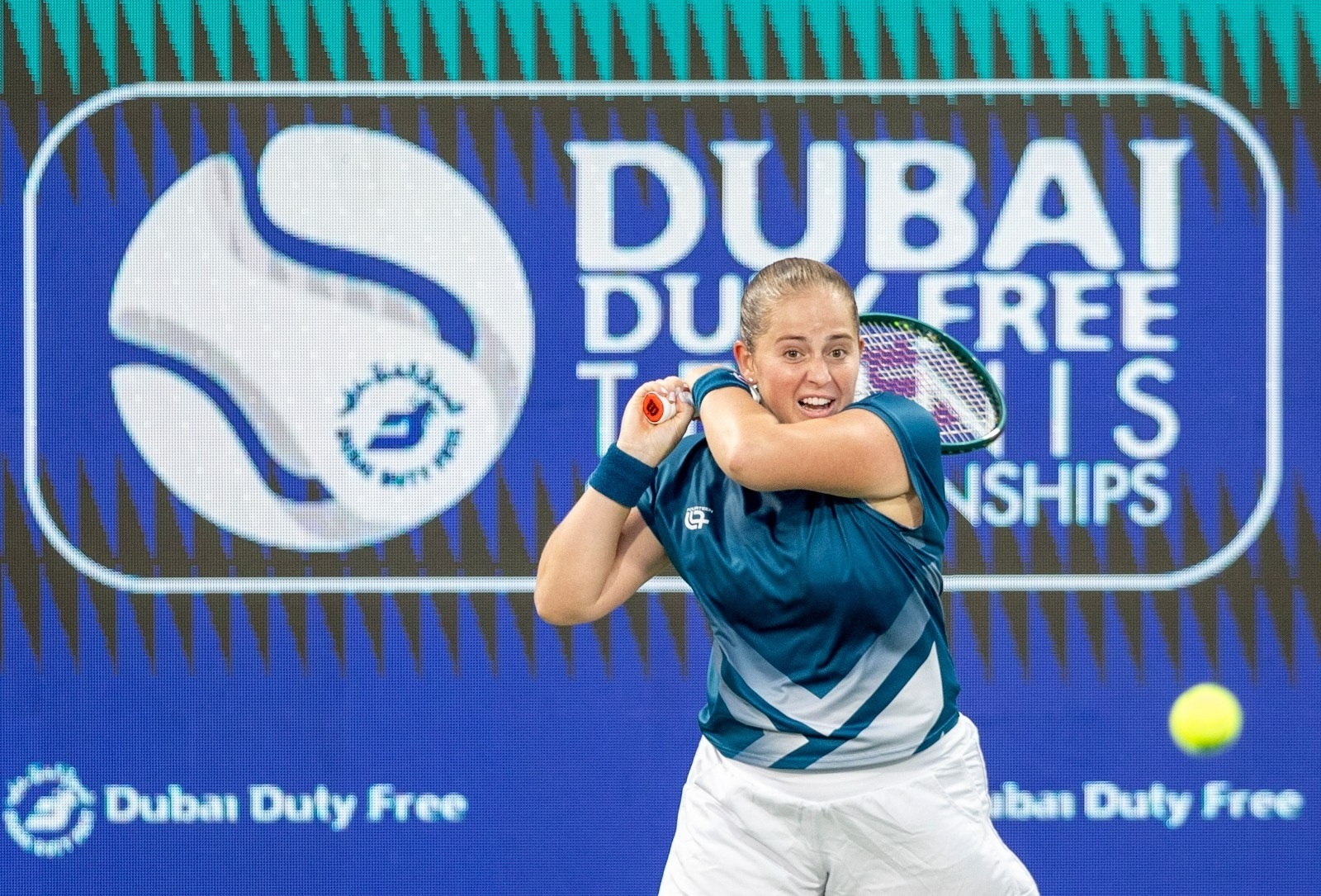 بطلة نسخة 2022.. أوستابينكو تودع "تنس دبي" من الدور الأول