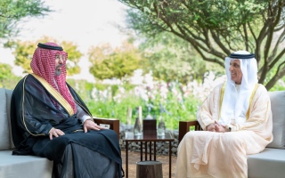 الصورة: سعود بن صقر يستقبل القنصل العام للمملكة العربية السعودية