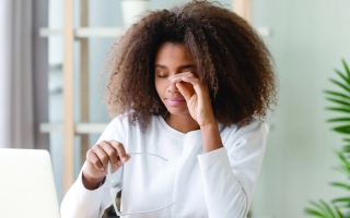 الصورة: الاستراحة من الشاشات في مقدمتها.. نصائح للتغلب على جفاف العين