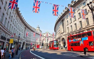 الصورة: انخفاض معدل التضخم في بريطانيا لأدنى مستوى منذ مارس الماضي