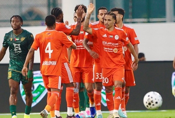 عجمان يفتقد خدمات «بيرو» أمام الشارقة باتفاق بين الناديين