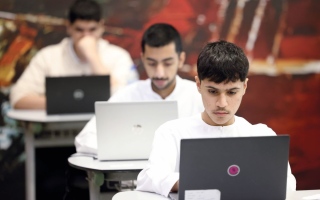 الصورة: "التربية" تقيم جودة المنصات التعليمية الرقمية المعتمدة في المدارس