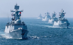 الصورة: تحذيرات بكين لطوكيو بشأن &laquo;إعادة التسلح&raquo; تشعل سباق النفوذ في شرق آسيا